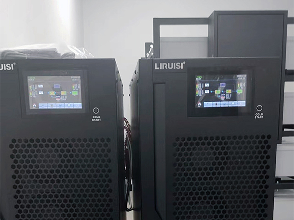 力锐斯UPS和蓄电池 - 太原农商银行项目